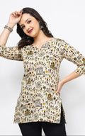 Cotton blend short kurti in V-neck, sleeves length is three quater