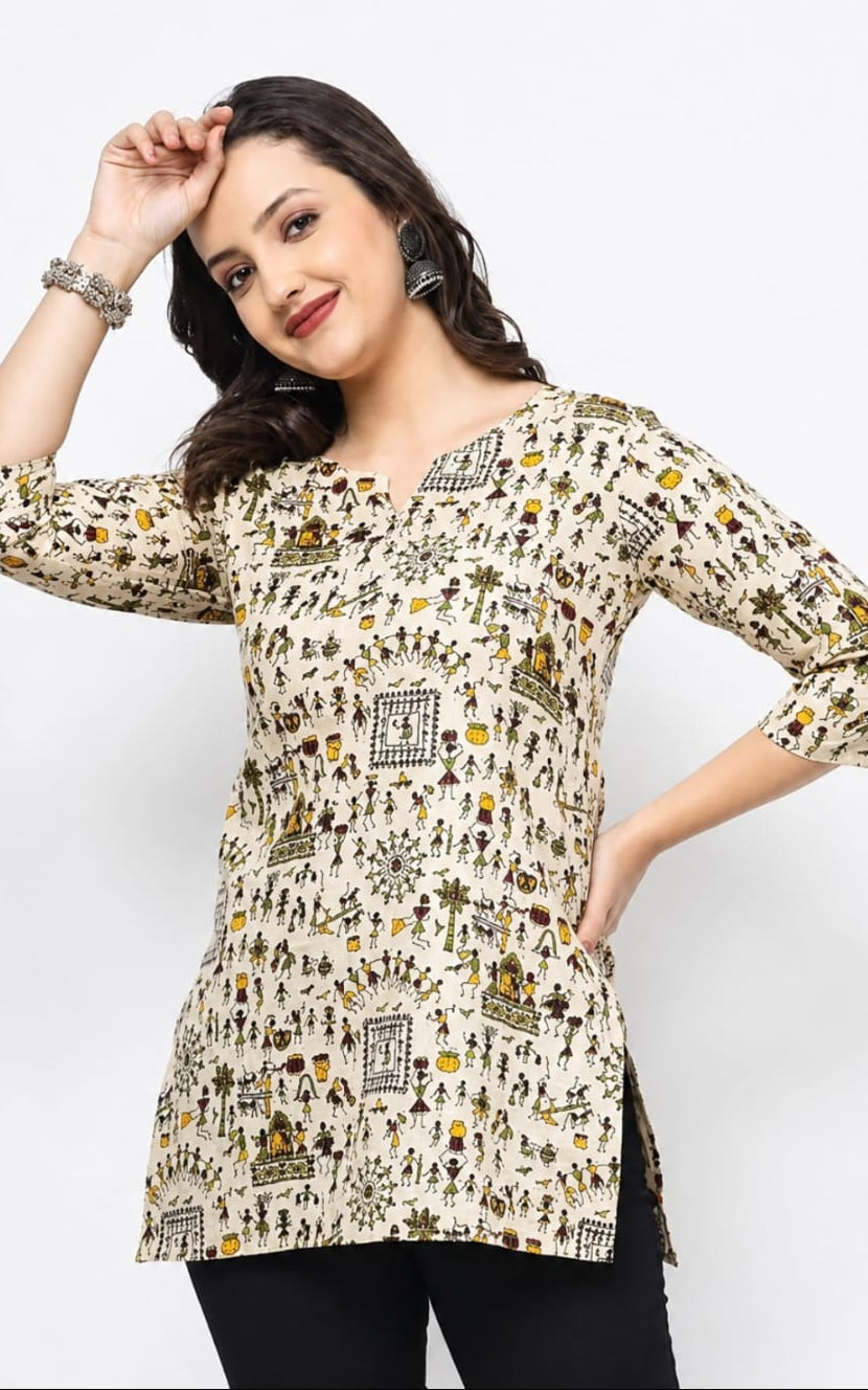 Cotton blend short kurti in V-neck, sleeves length is three quater