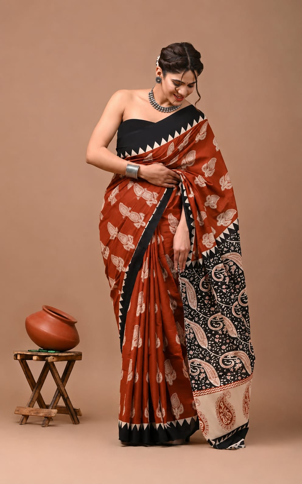 Ladies cotton brown colour saree without blouse