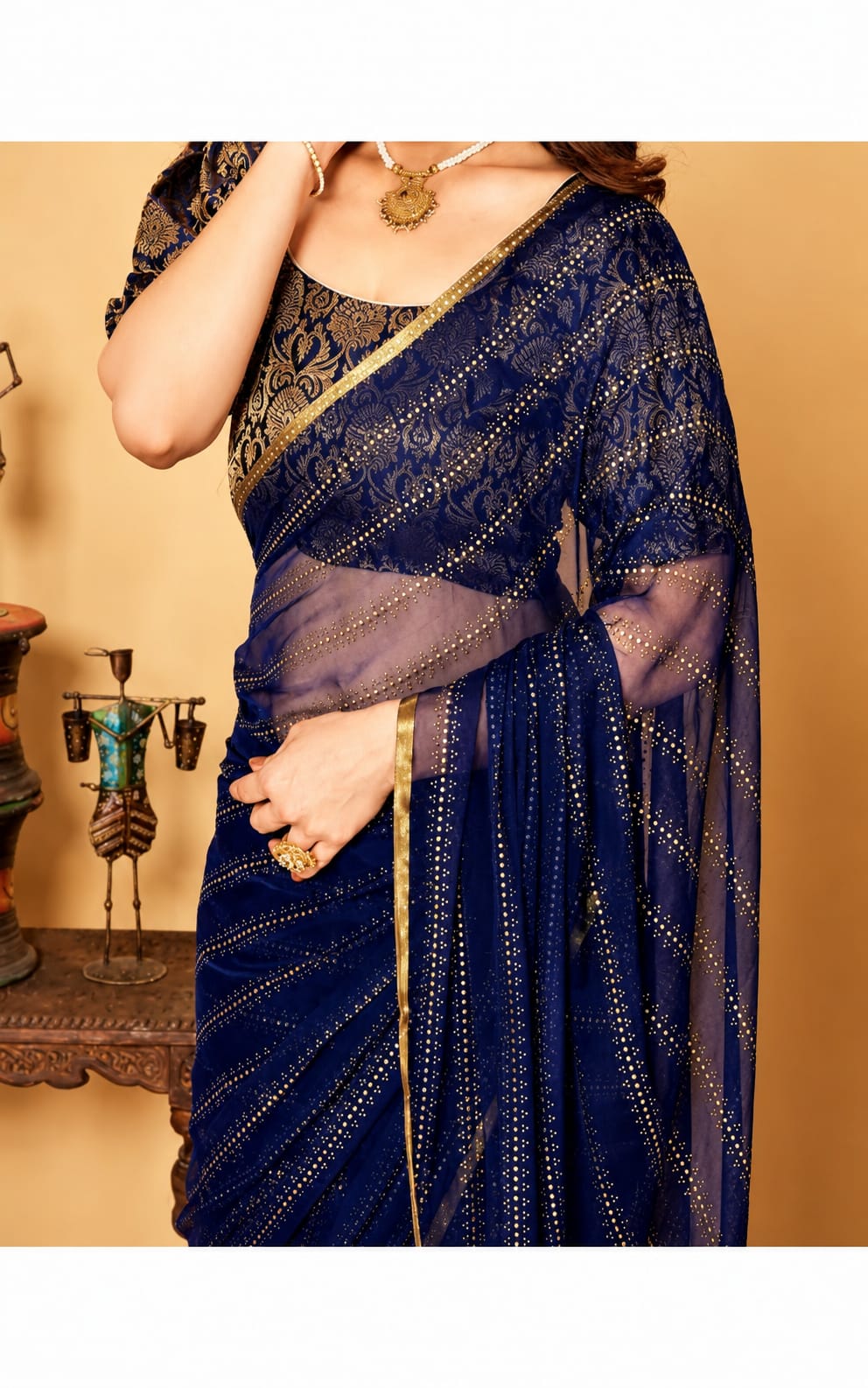 Womens saree in chiffon fabric with Seprated Blouse Piece