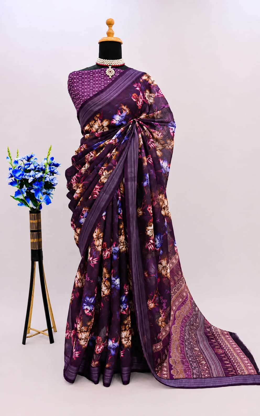 Womens cotton linen saree with Running Blouse in cotton linen fabric