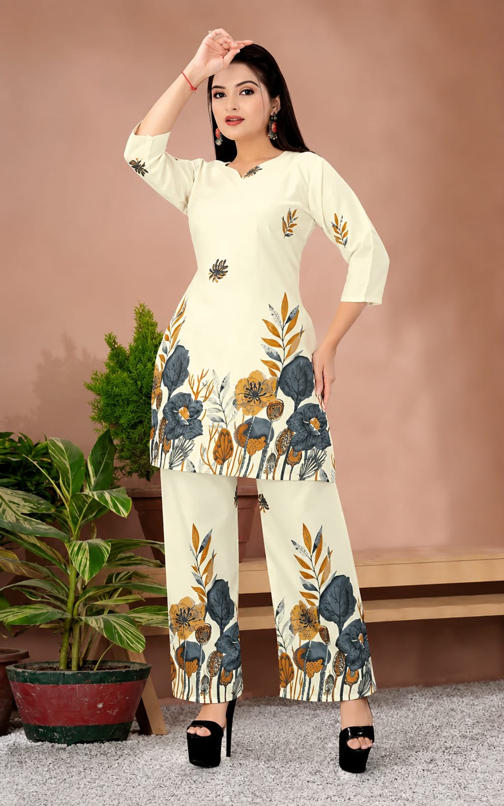 Top and Palazzos in cotton fabric, Round Neck, Three Quater Sleeves