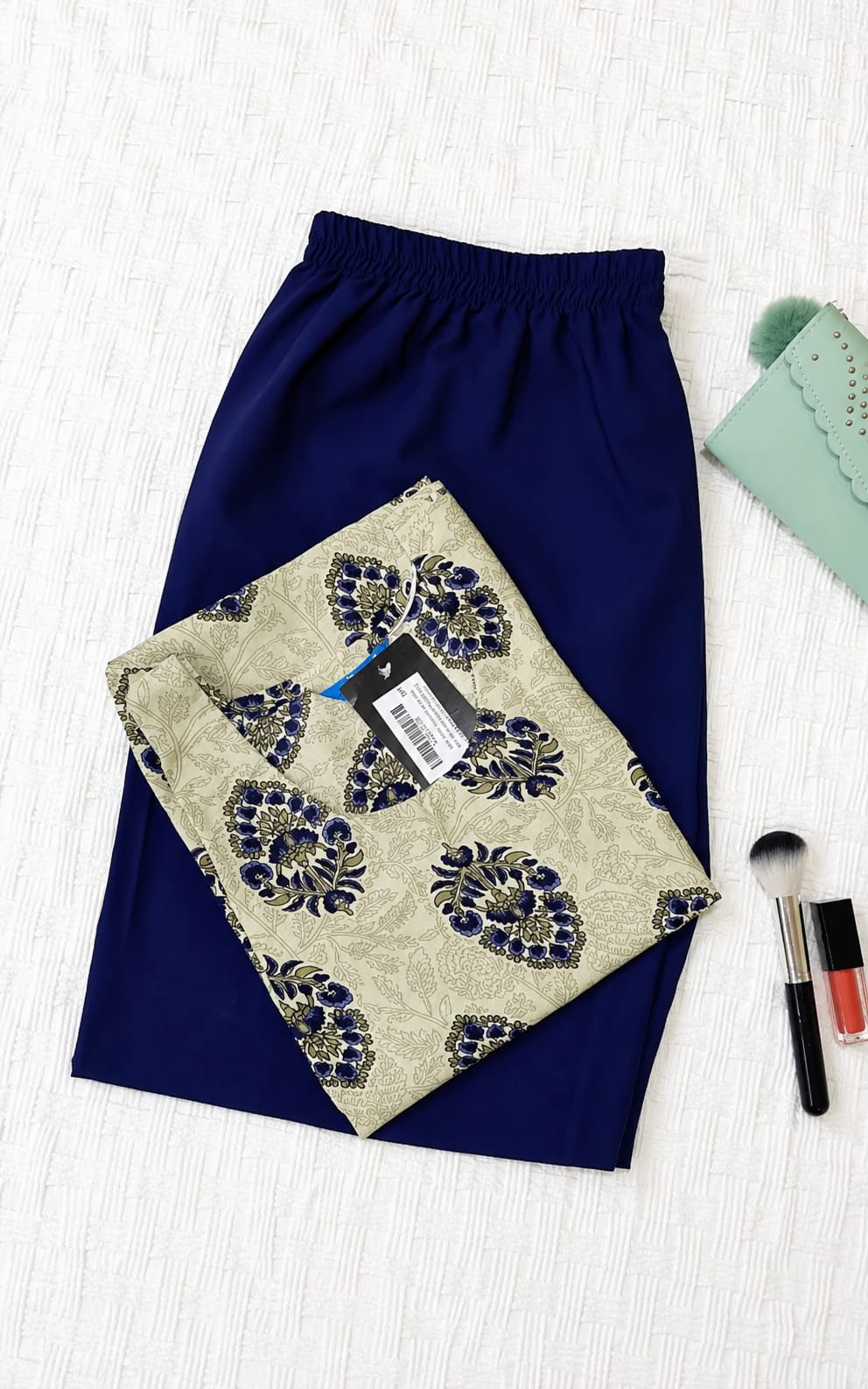 Beautiful Womens Kurta with Bottomwear, Round Neck
