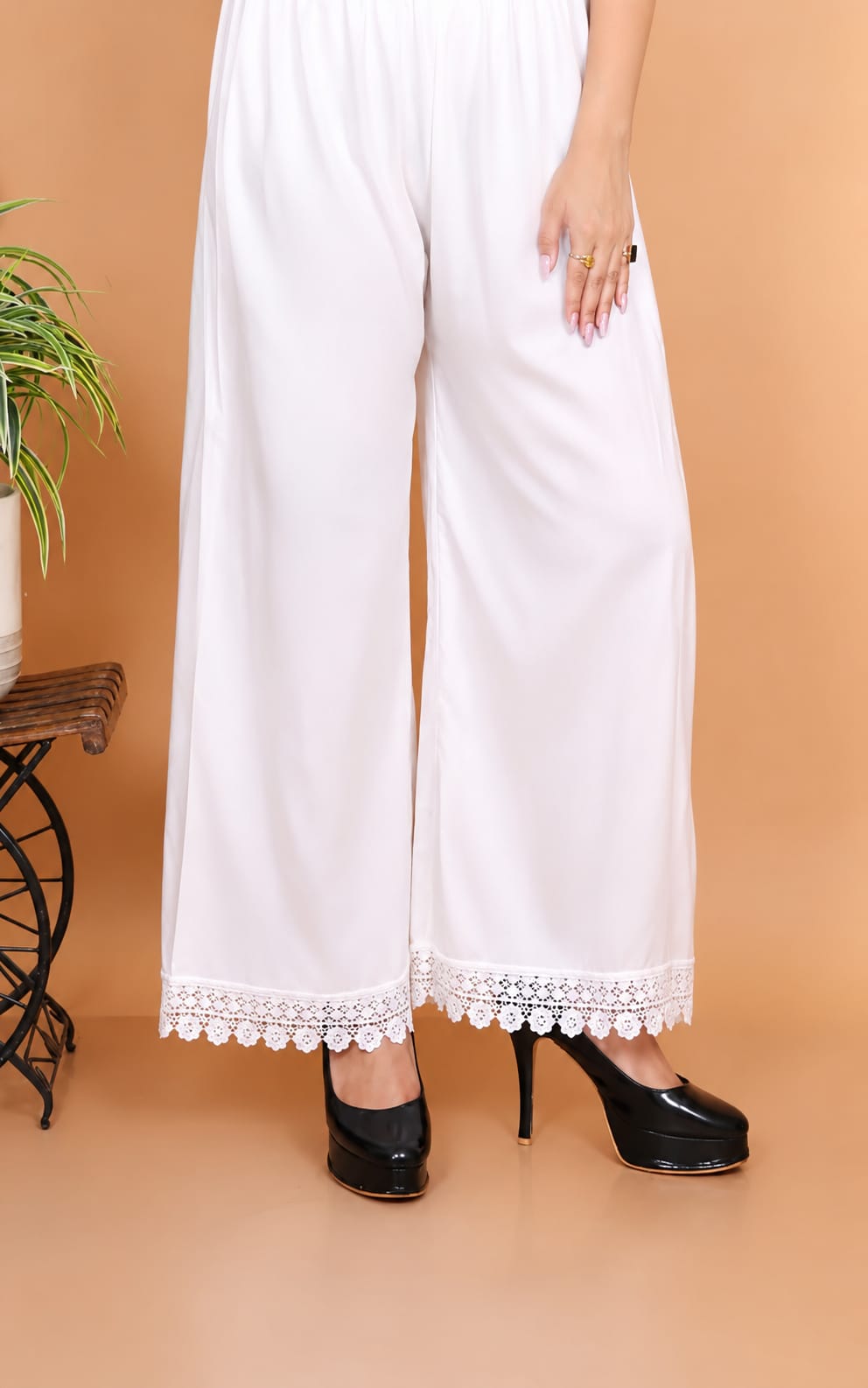 Womens Palazzos in rayon fabric, Full Length, Waist is Mid rise, Elastic waistband