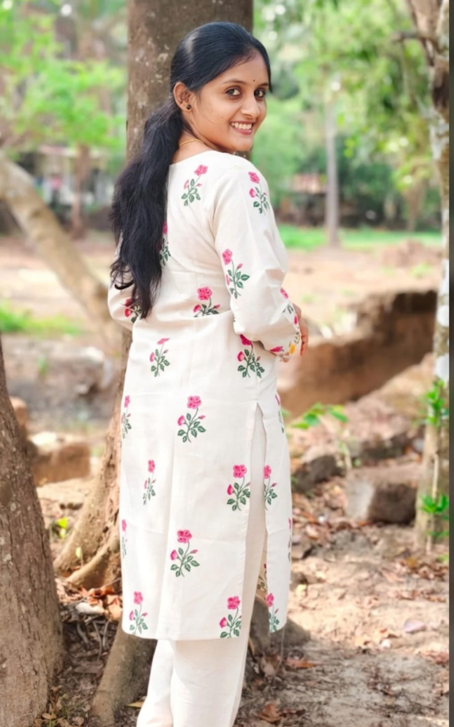 round neck cotton kurta, knee length, sleeves length is three quater