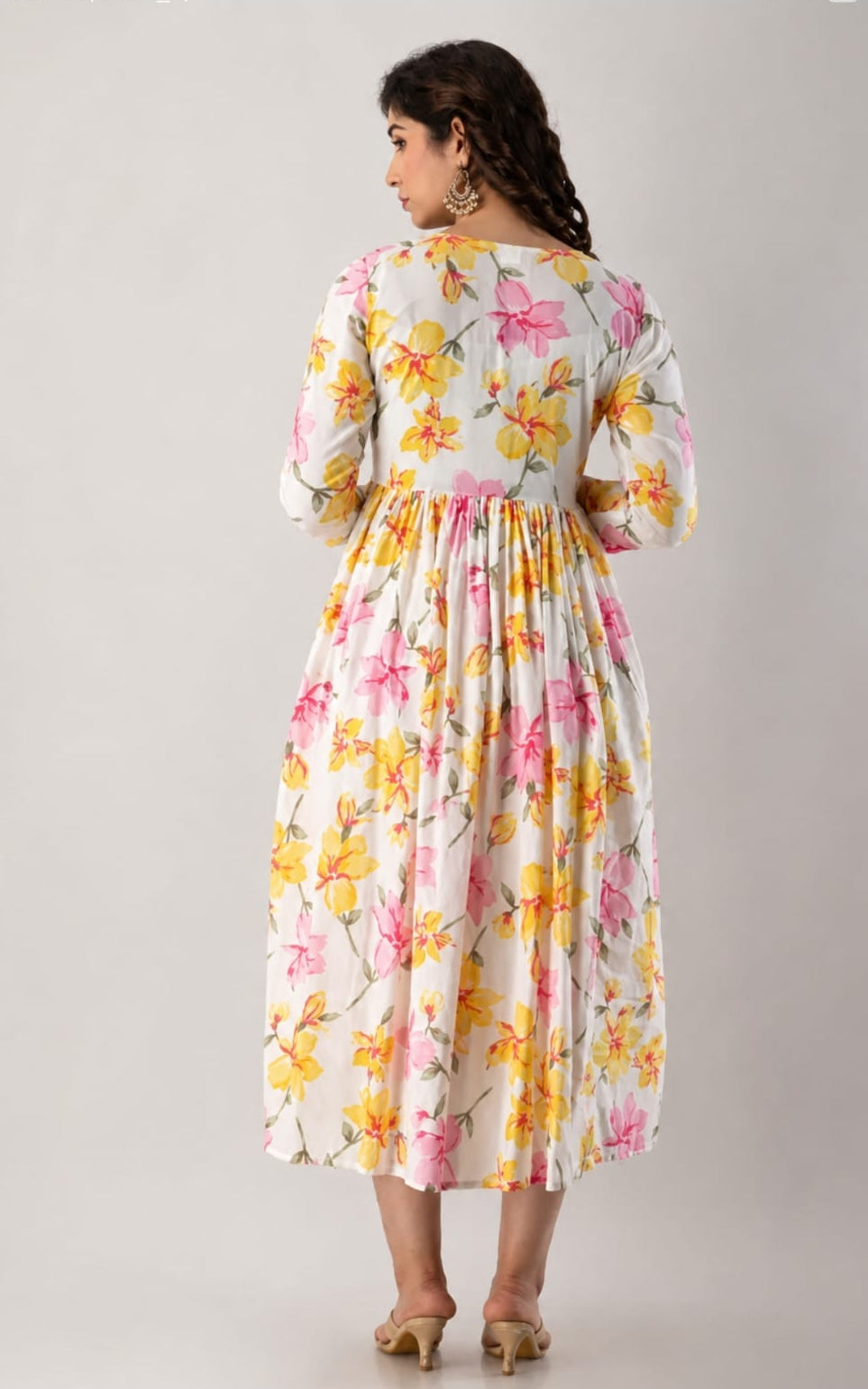 rayon anarkali kurti in round neck, sleeves length is three quater