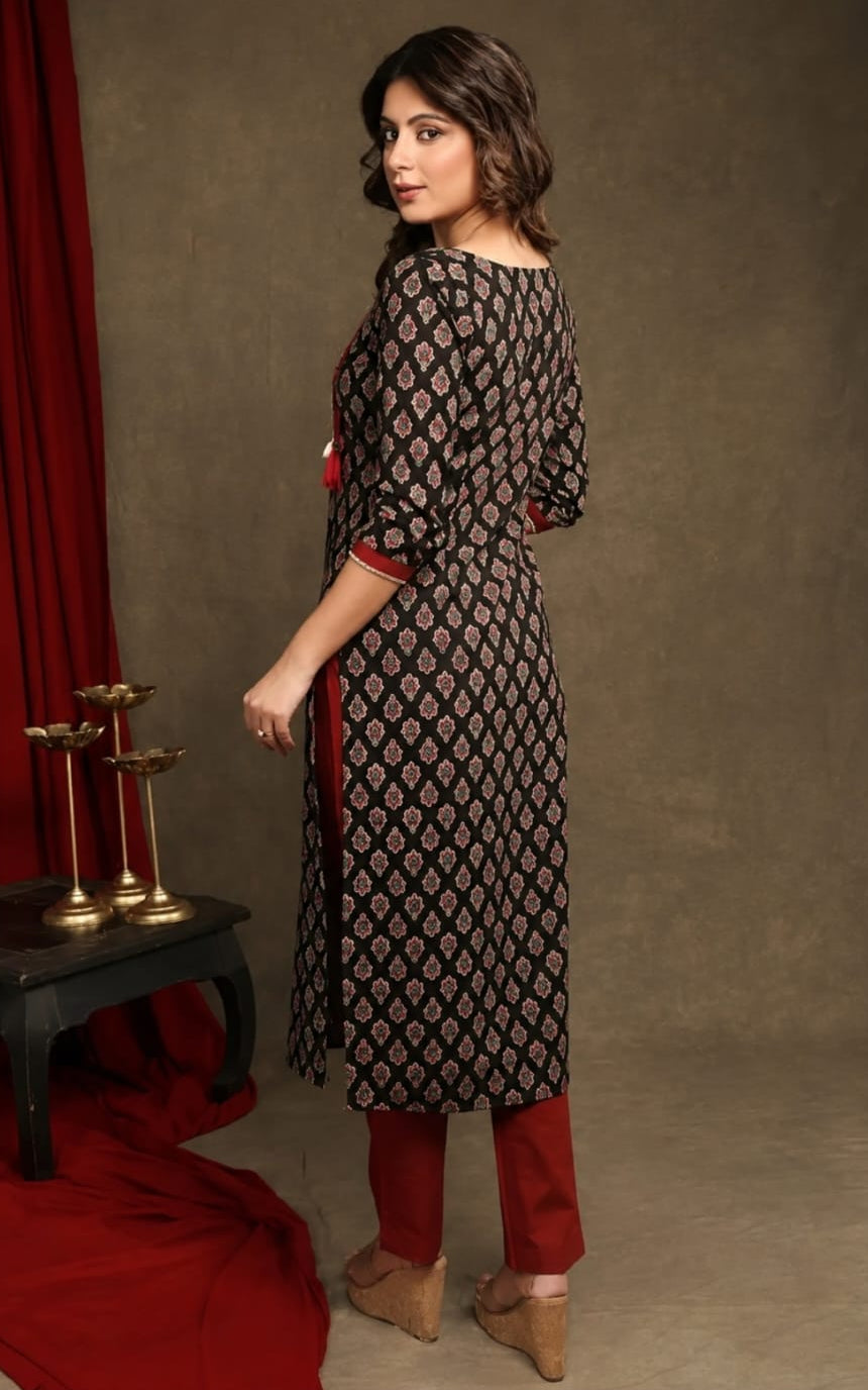 traditional straight fit kurti, claf length, sleeve length if three quater