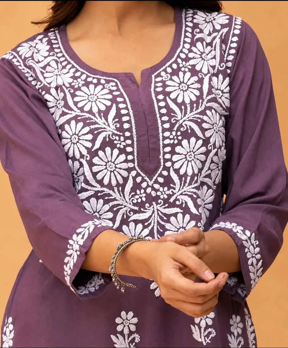 short kurta in notch neck, above knee, sleeve length is three quater
