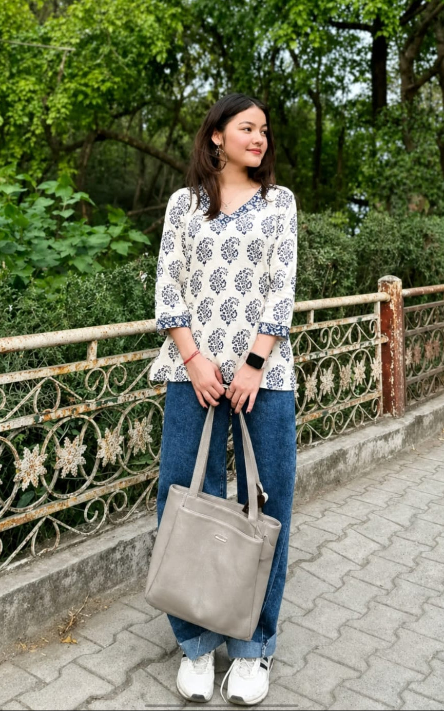 Rayon printed short kurti, V-neck, sleeves length is three quater
