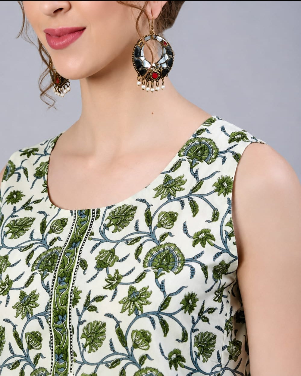 Printed round neck cotton kurti with bottomwear, calf length, sleeveless