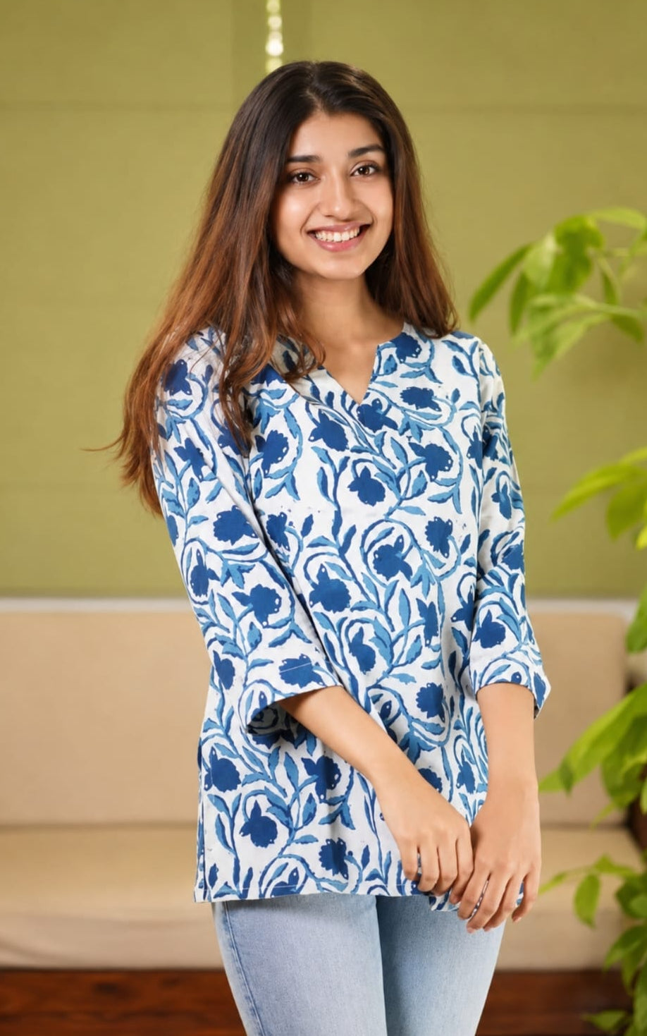 Cotton short kurti in Notch neck, sleeves length is three quater
