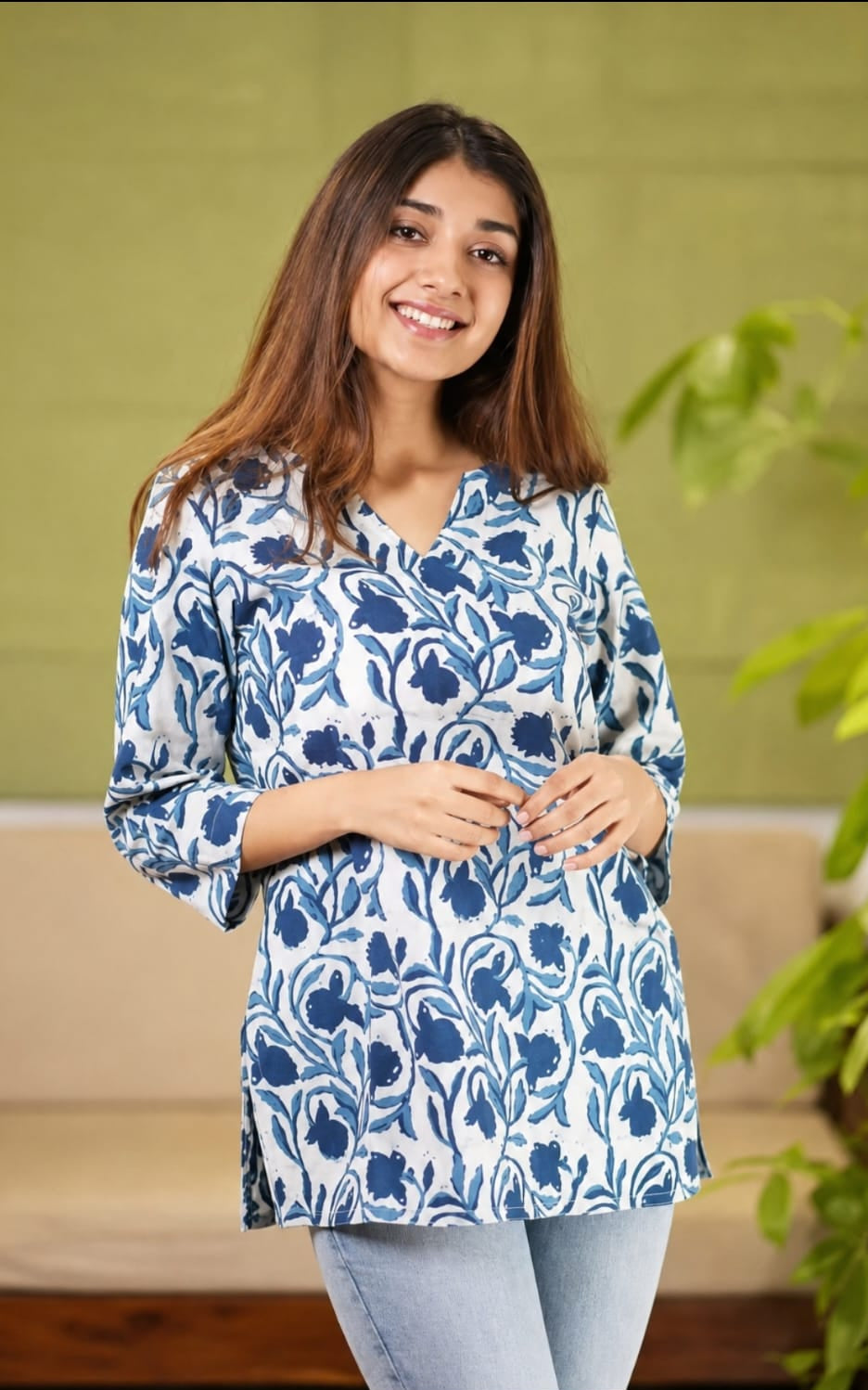 Cotton short kurti in Notch neck, sleeves length is three quater