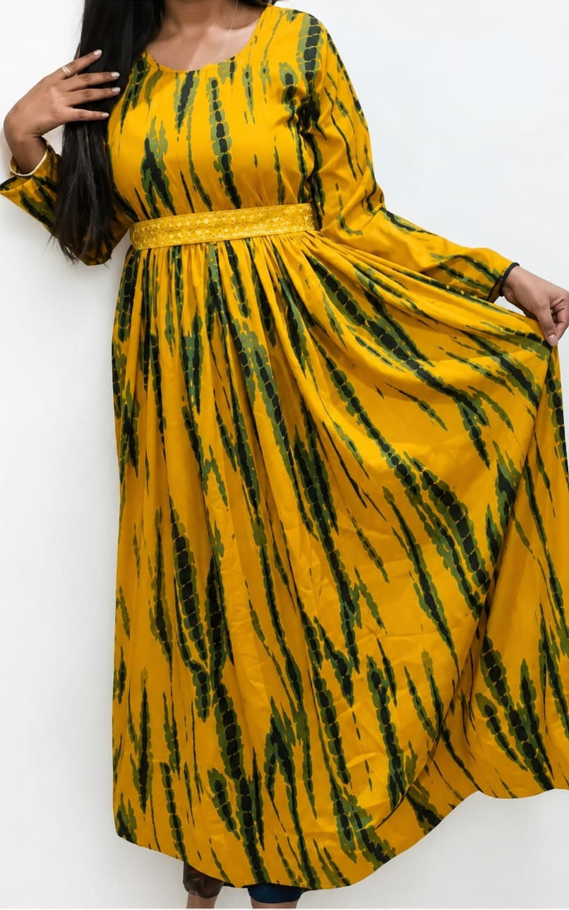 Sweetheart neck, maxi length, georgette fabric ladies gown