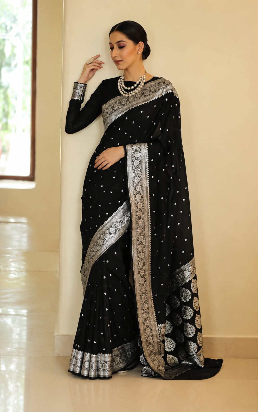 Beautiful saree with Running Blouse in jacquard fabric