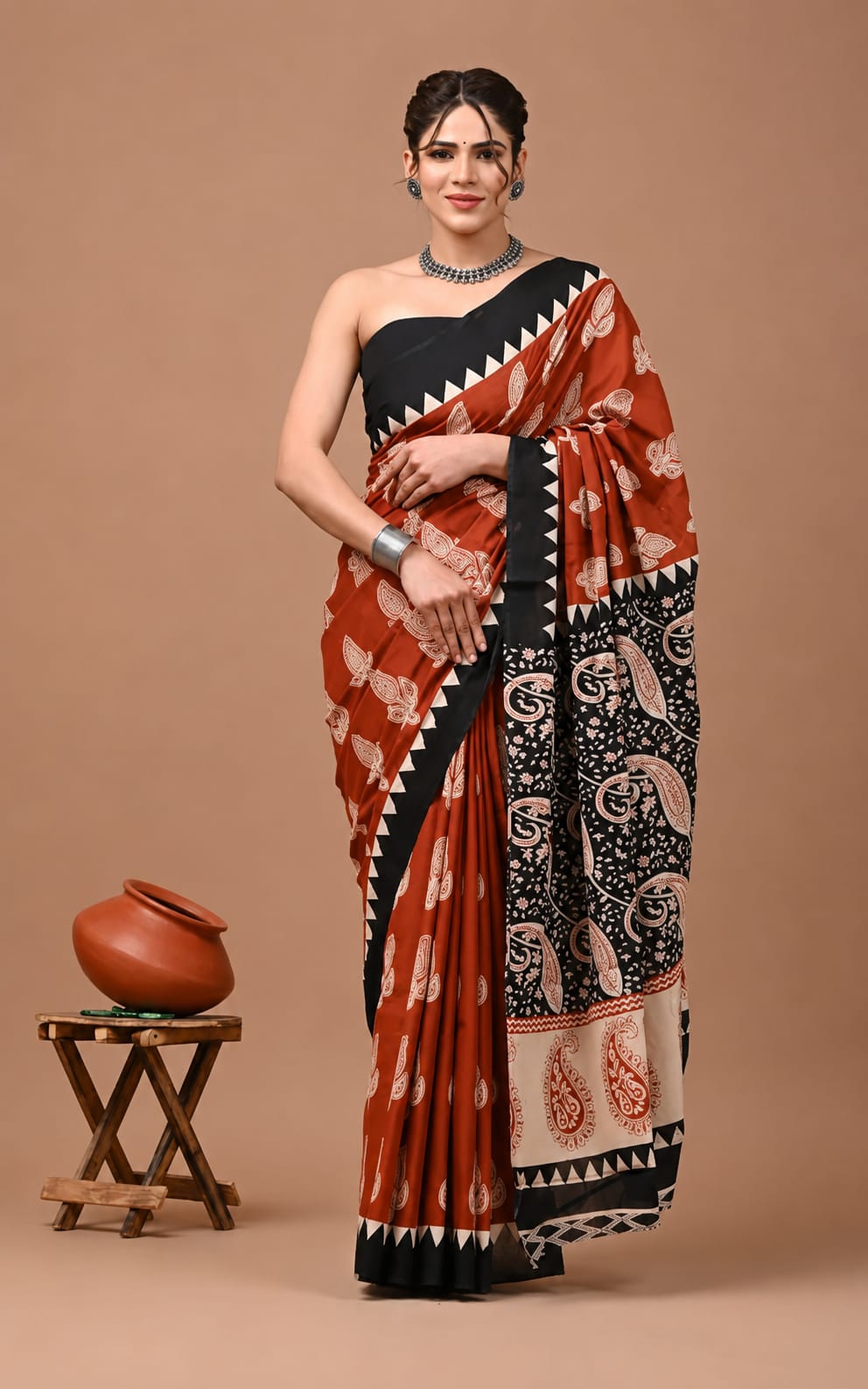 Ladies cotton brown colour saree without blouse