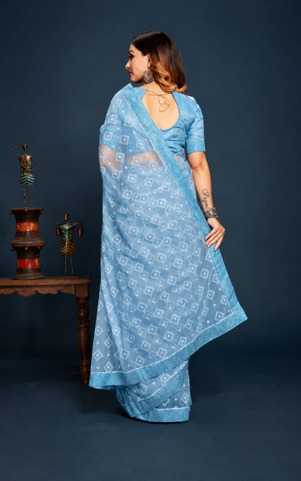 Beautiful womens saree in chiffon fabric with Seprated Blouse Piece