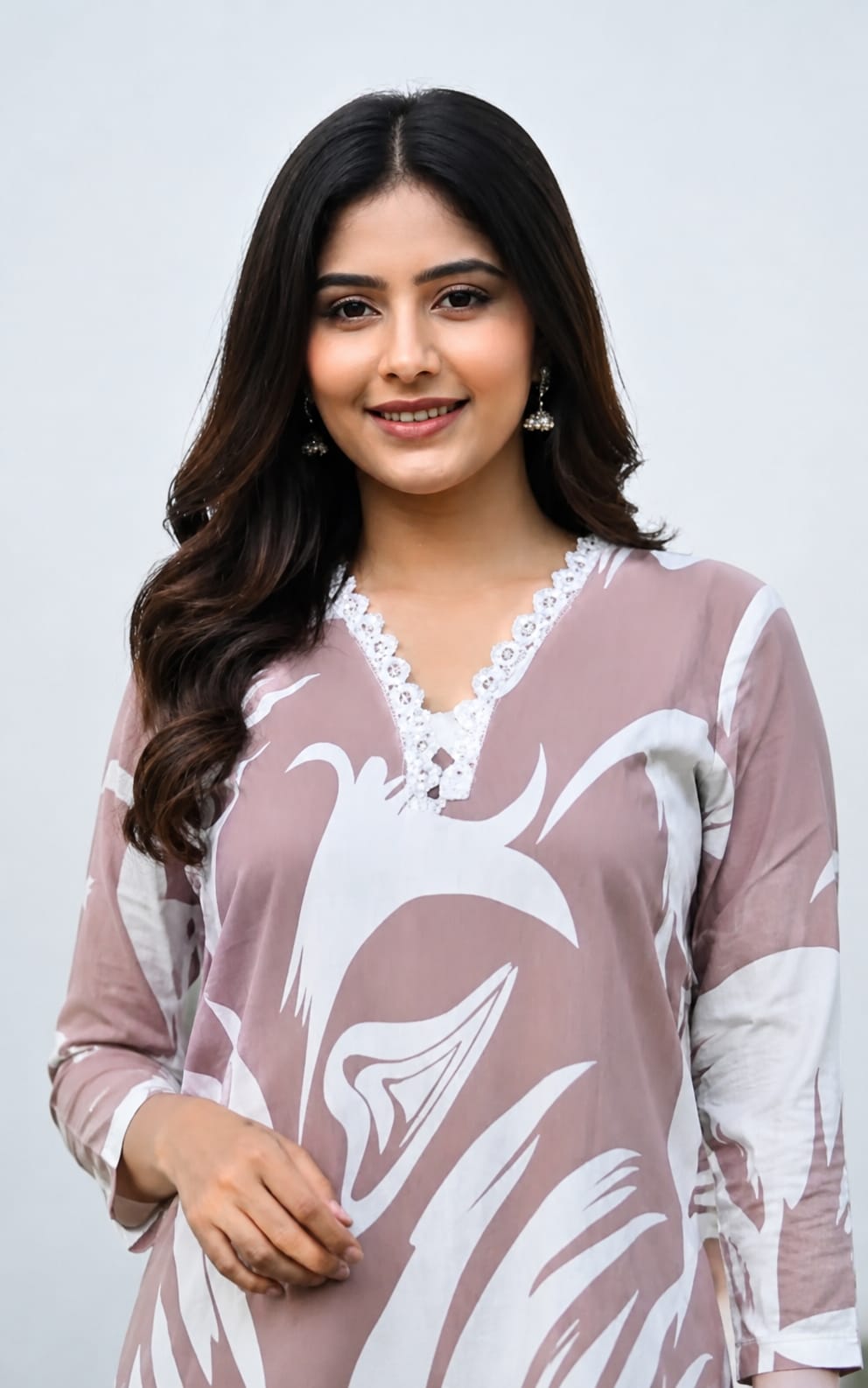 Kurta with Palazzo type Bottom, V-neck, sleeves length is Three Quater