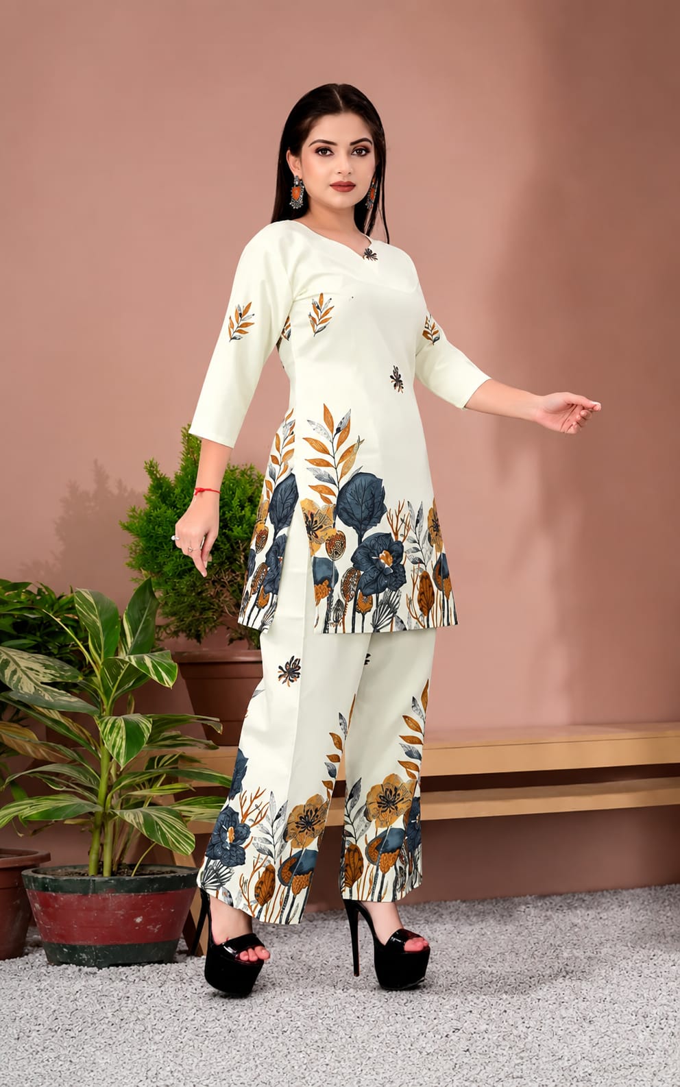 Top and Palazzos in cotton fabric, Round Neck, Three Quater Sleeves