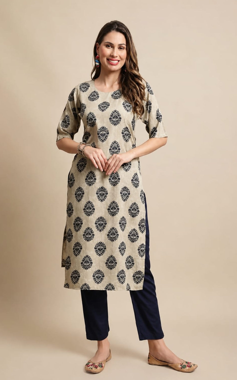 Beautiful Womens Kurta with Bottomwear, Round Neck