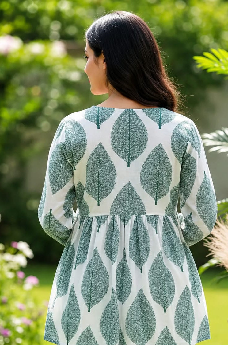 V-Neck Short Kurti in rayon fabric, Three-Quater Sleeves, Regular Length