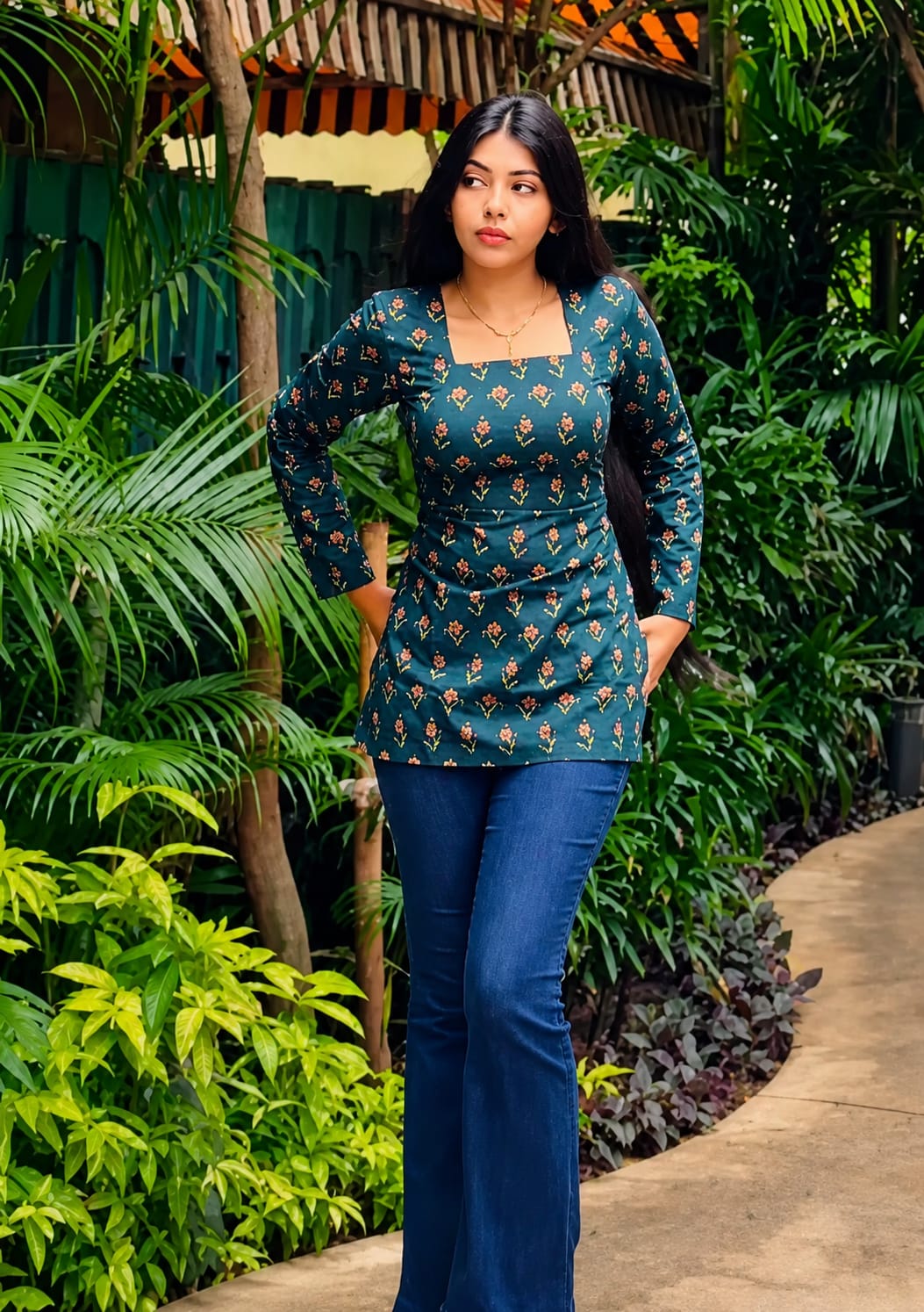 Short Kurti for womens in Cotton blend, Square Neck, Above knee, Long sleeves